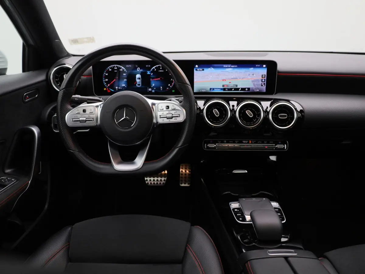 200 Business Solution AMG | Wordt Verwacht | Apple Carplay / Android Auto | Panoramadak | Stoelverwarming | Achteruitrijcamera | Parkeersensoren |