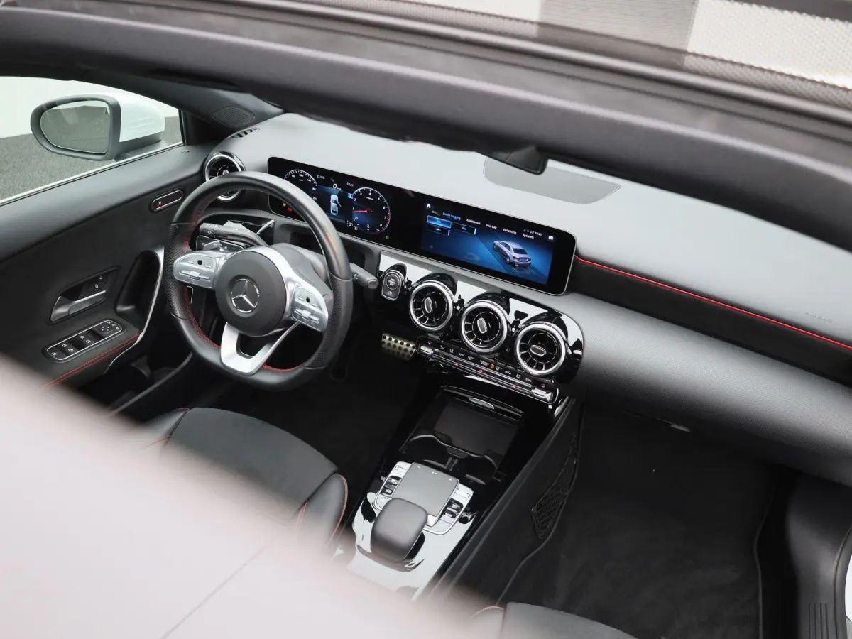 200 Business Solution AMG | Wordt Verwacht | Apple Carplay / Android Auto | Panoramadak | Stoelverwarming | Achteruitrijcamera | Parkeersensoren |