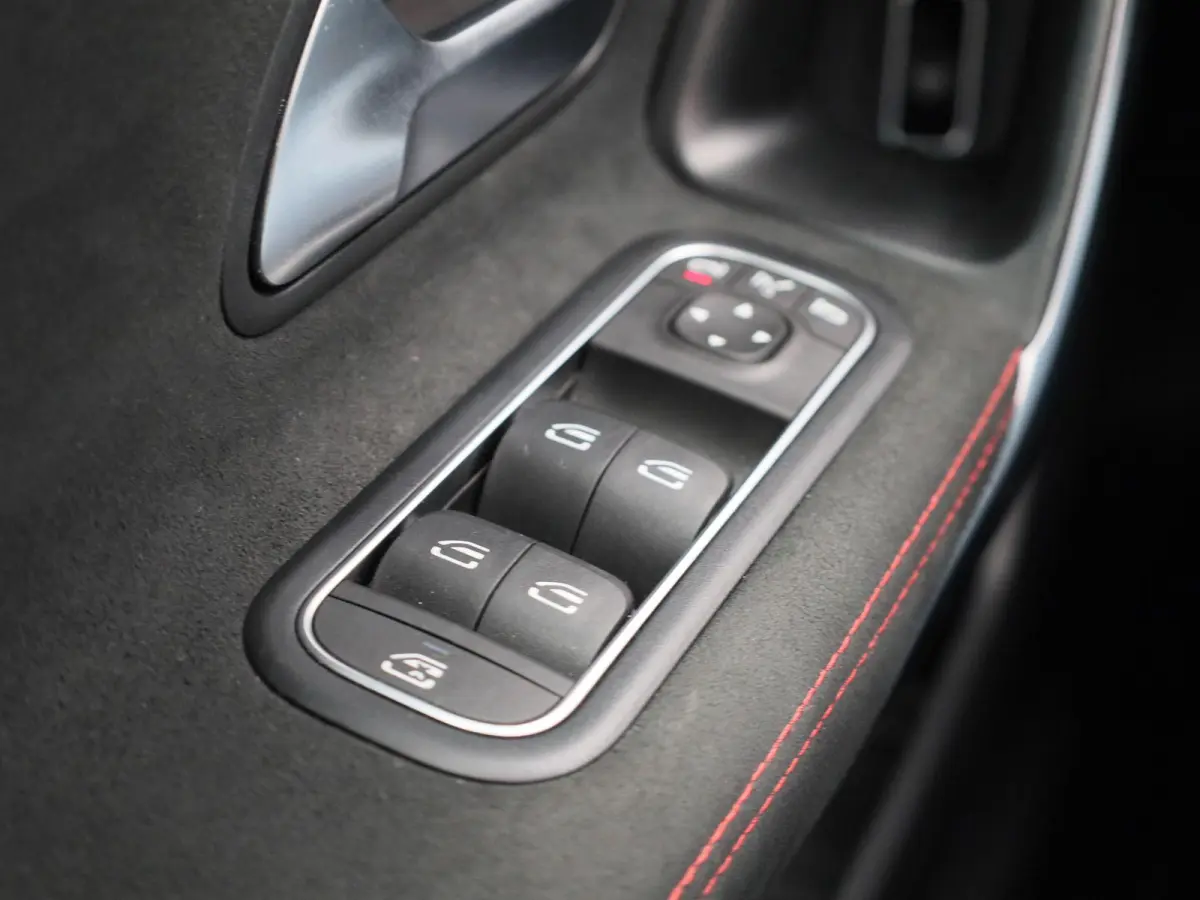 200 Business Solution AMG | Wordt Verwacht | Apple Carplay / Android Auto | Panoramadak | Stoelverwarming | Achteruitrijcamera | Parkeersensoren |