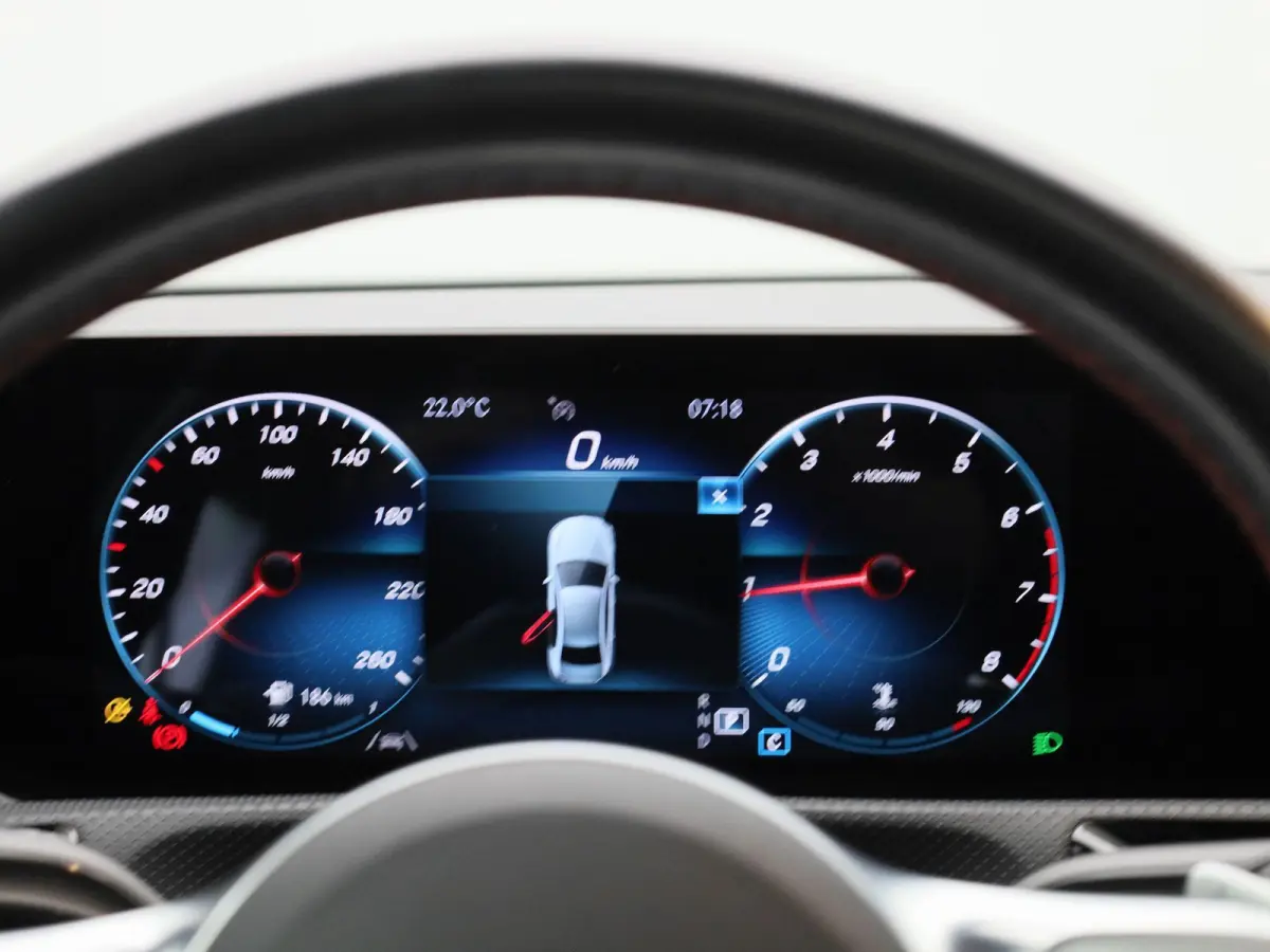 200 Business Solution AMG | Wordt Verwacht | Apple Carplay / Android Auto | Panoramadak | Stoelverwarming | Achteruitrijcamera | Parkeersensoren |