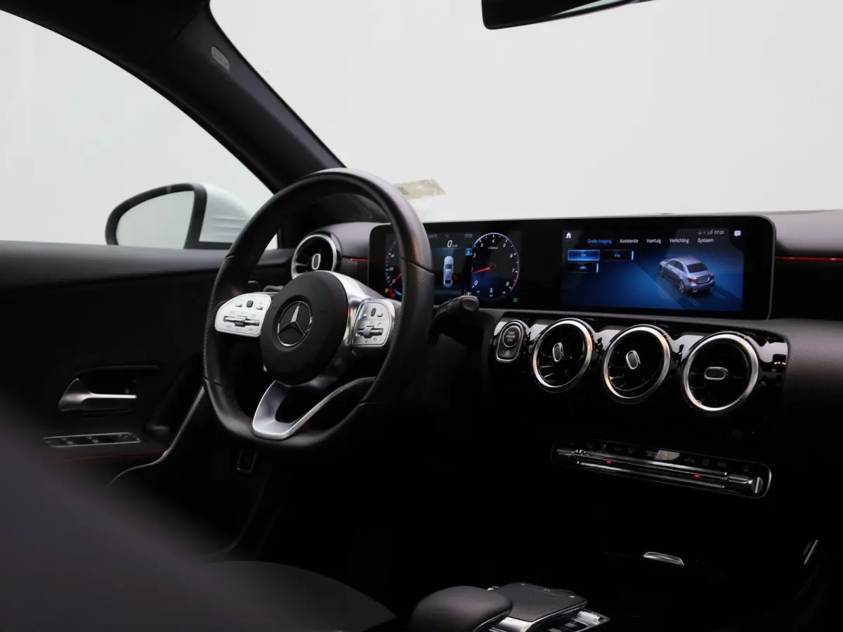 200 Business Solution AMG | Wordt Verwacht | Apple Carplay / Android Auto | Panoramadak | Stoelverwarming | Achteruitrijcamera | Parkeersensoren |