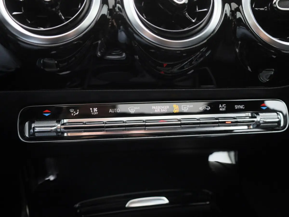 200 Business Solution AMG | Wordt Verwacht | Apple Carplay / Android Auto | Panoramadak | Stoelverwarming | Achteruitrijcamera | Parkeersensoren |