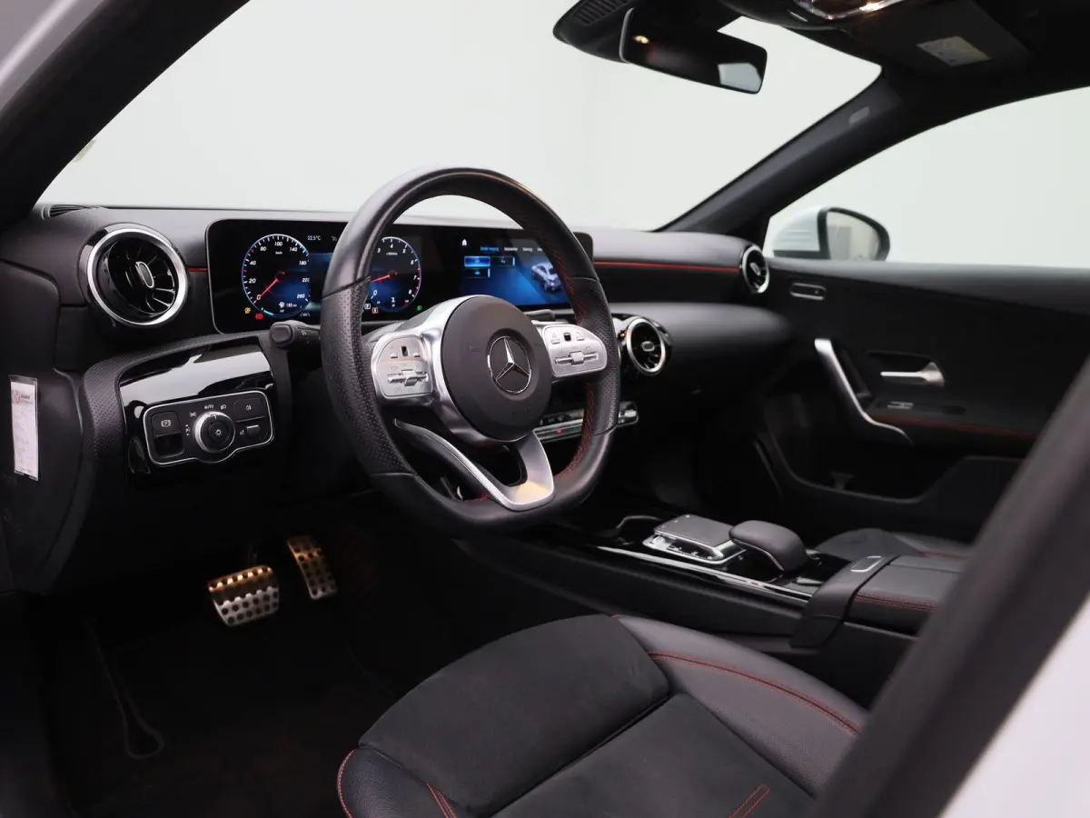 200 Business Solution AMG | Wordt Verwacht | Apple Carplay / Android Auto | Panoramadak | Stoelverwarming | Achteruitrijcamera | Parkeersensoren |