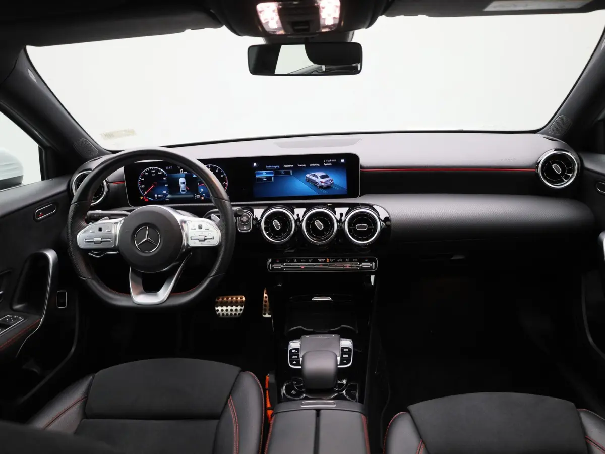 200 Business Solution AMG | Wordt Verwacht | Apple Carplay / Android Auto | Panoramadak | Stoelverwarming | Achteruitrijcamera | Parkeersensoren |