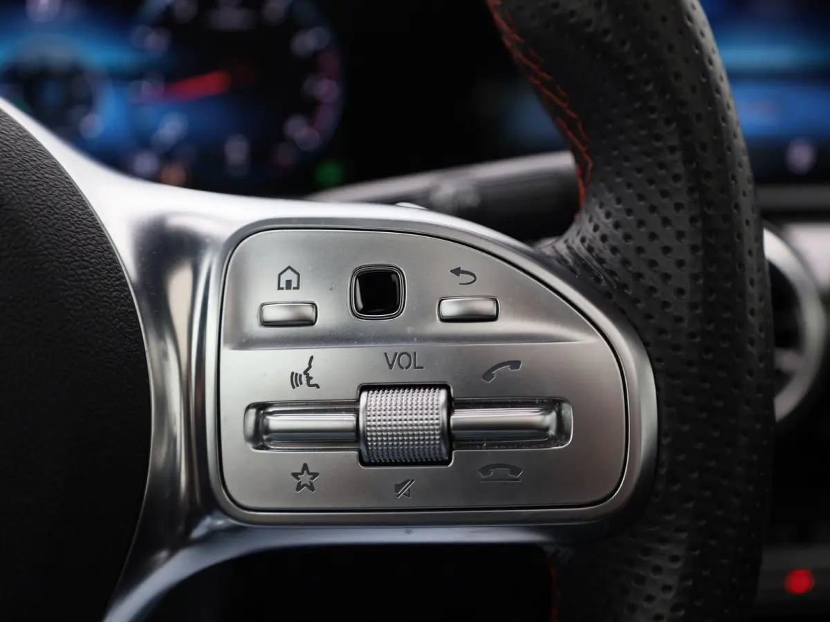 200 Business Solution AMG | Wordt Verwacht | Apple Carplay / Android Auto | Panoramadak | Stoelverwarming | Achteruitrijcamera | Parkeersensoren |