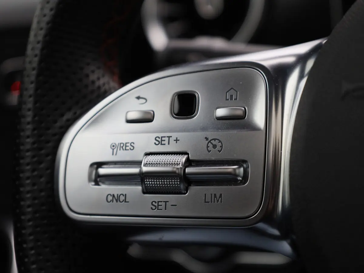 200 Business Solution AMG | Wordt Verwacht | Apple Carplay / Android Auto | Panoramadak | Stoelverwarming | Achteruitrijcamera | Parkeersensoren |