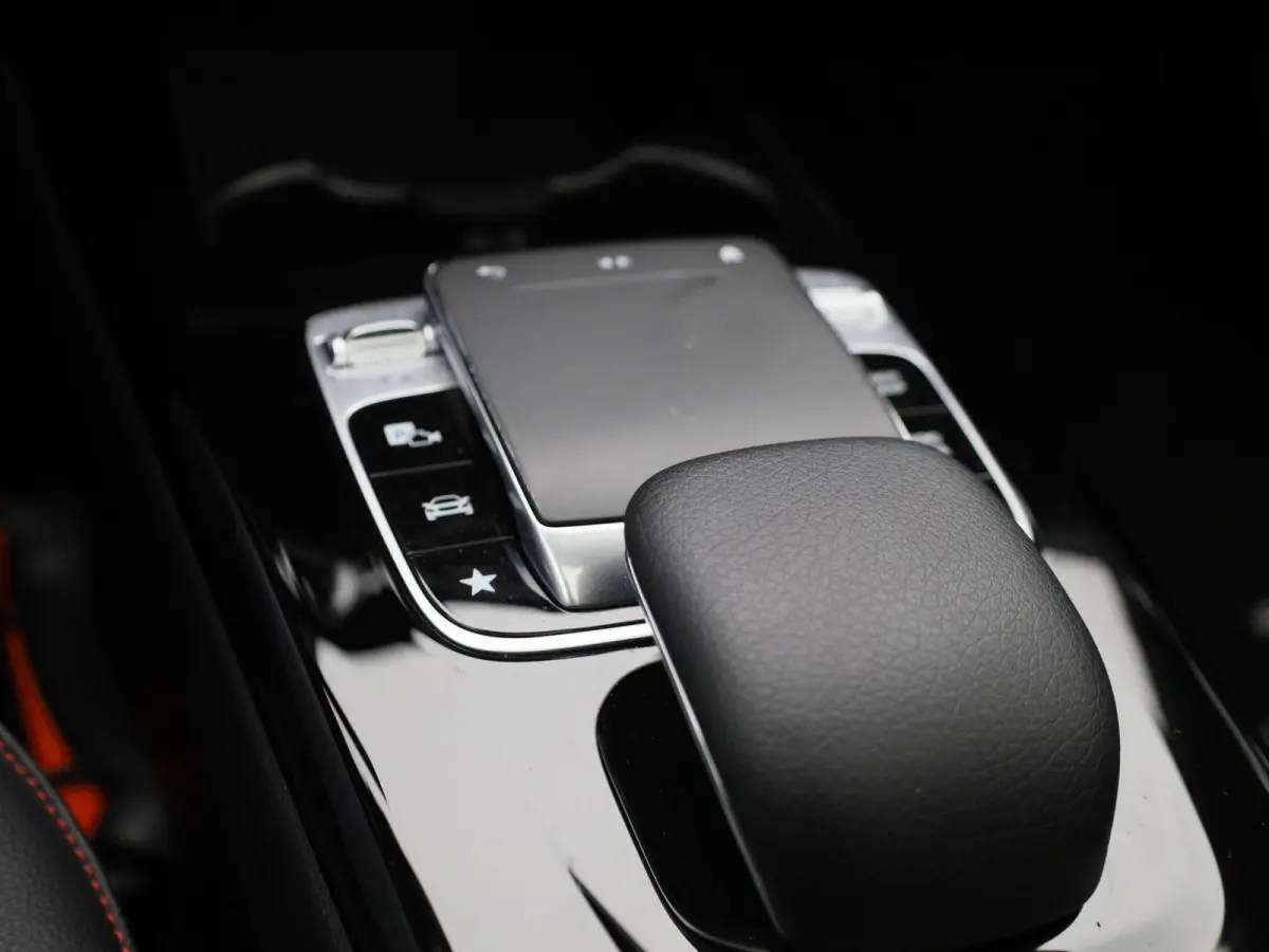 200 Business Solution AMG | Wordt Verwacht | Apple Carplay / Android Auto | Panoramadak | Stoelverwarming | Achteruitrijcamera | Parkeersensoren |