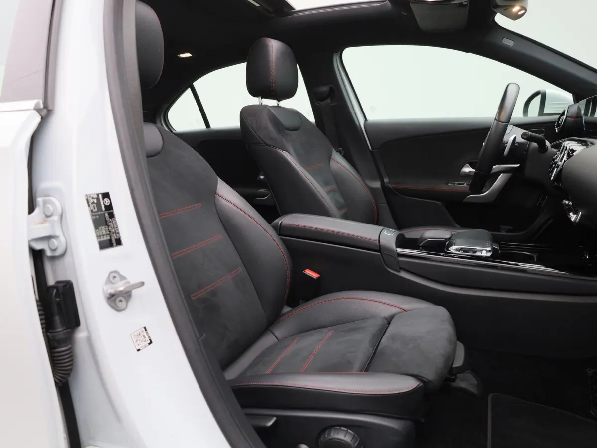 200 Business Solution AMG | Wordt Verwacht | Apple Carplay / Android Auto | Panoramadak | Stoelverwarming | Achteruitrijcamera | Parkeersensoren |