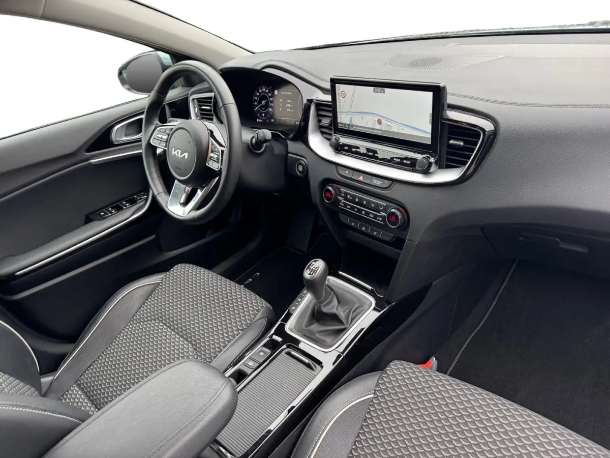 1.0 T-GDi DynamicPlusLine | Navigatie | Climate control | Cruise control | Parkeercamera  | Stoel + stuurverwarming