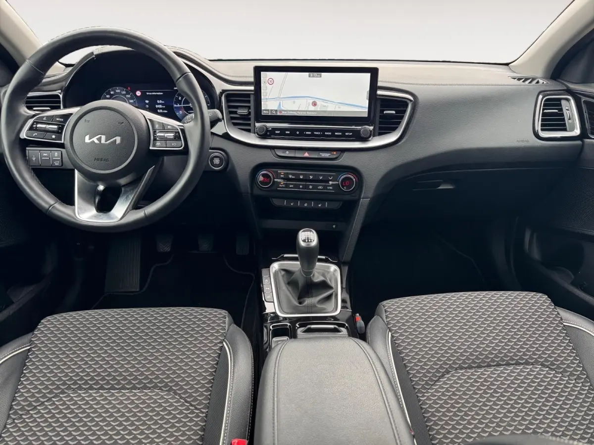 1.0 T-GDi DynamicPlusLine | Navigatie | Climate control | Cruise control | Parkeercamera  | Stoel + stuurverwarming