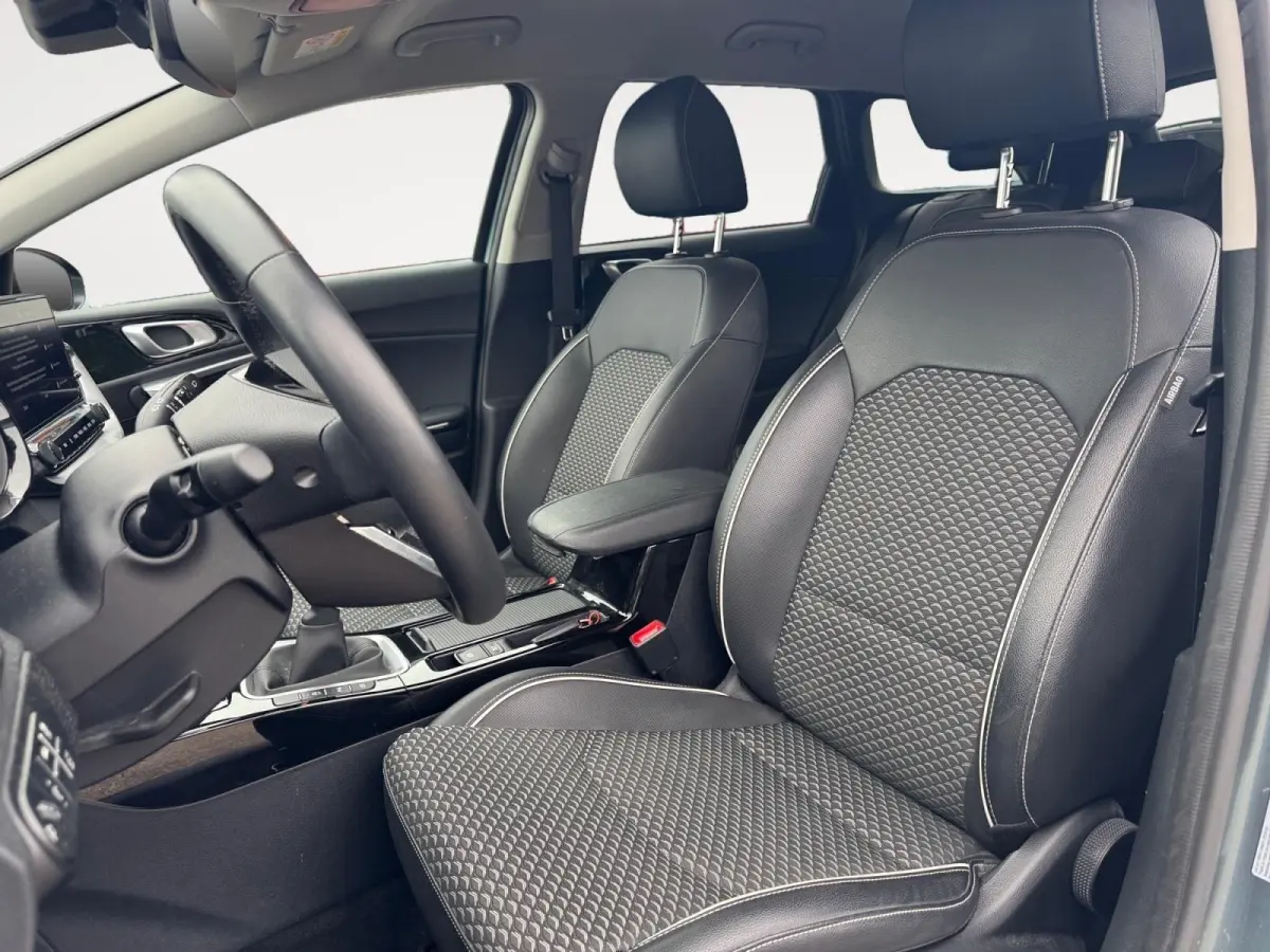 1.0 T-GDi DynamicPlusLine | Navigatie | Climate control | Cruise control | Parkeercamera  | Stoel + stuurverwarming