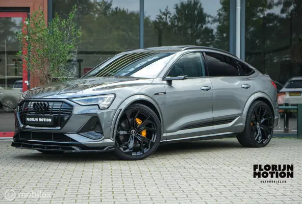 55 quattro S edition 95 kWh | HUD | Bang & Olufsen | RS-zetels | Nightvision | 23" velgen | Pano | 360 camera | Digital Matrix Led | Clima achterin | Stoel en stuurwielverw. | Unieke S Look