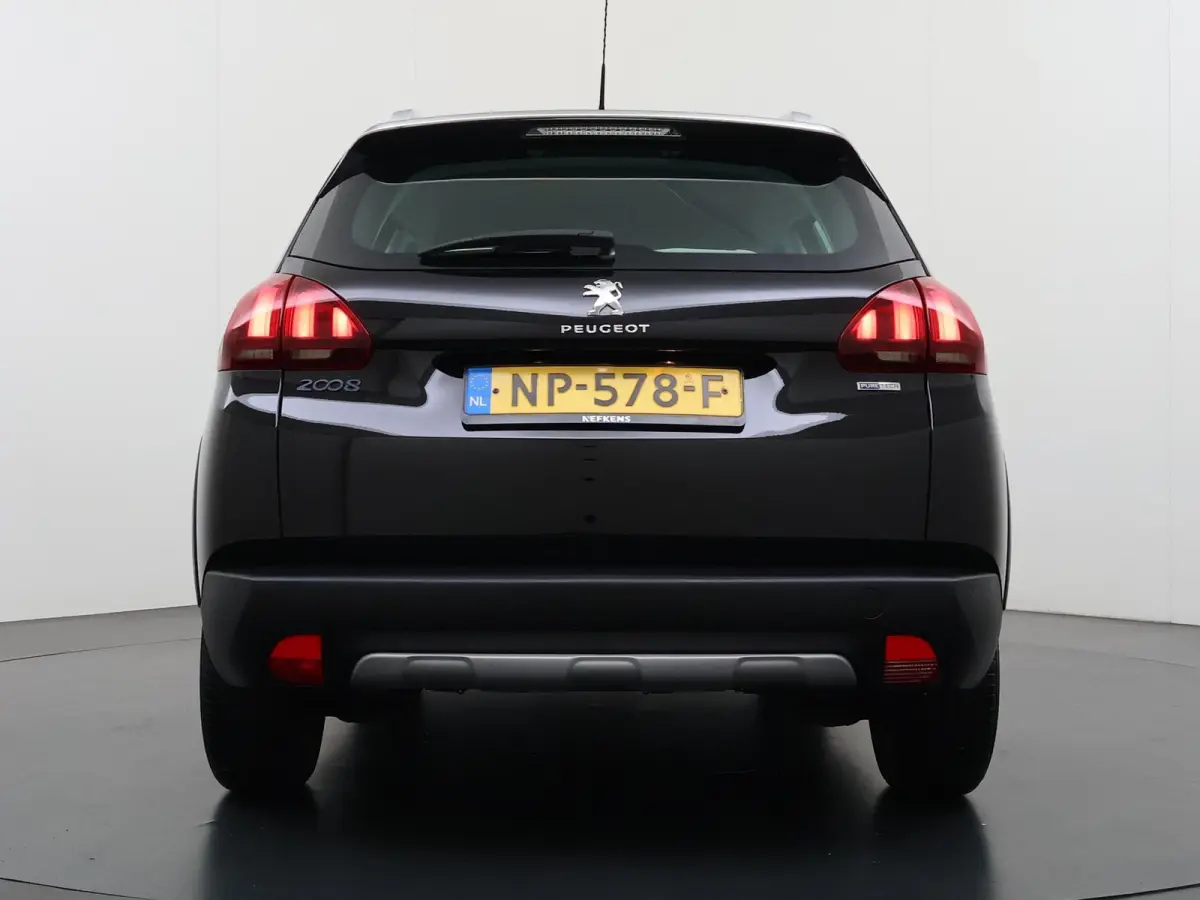 1.2 PureTech Allure | Navigatie | Parkeersensoren achter | Cruise Control | 16'' Lichtmetalen velgen |