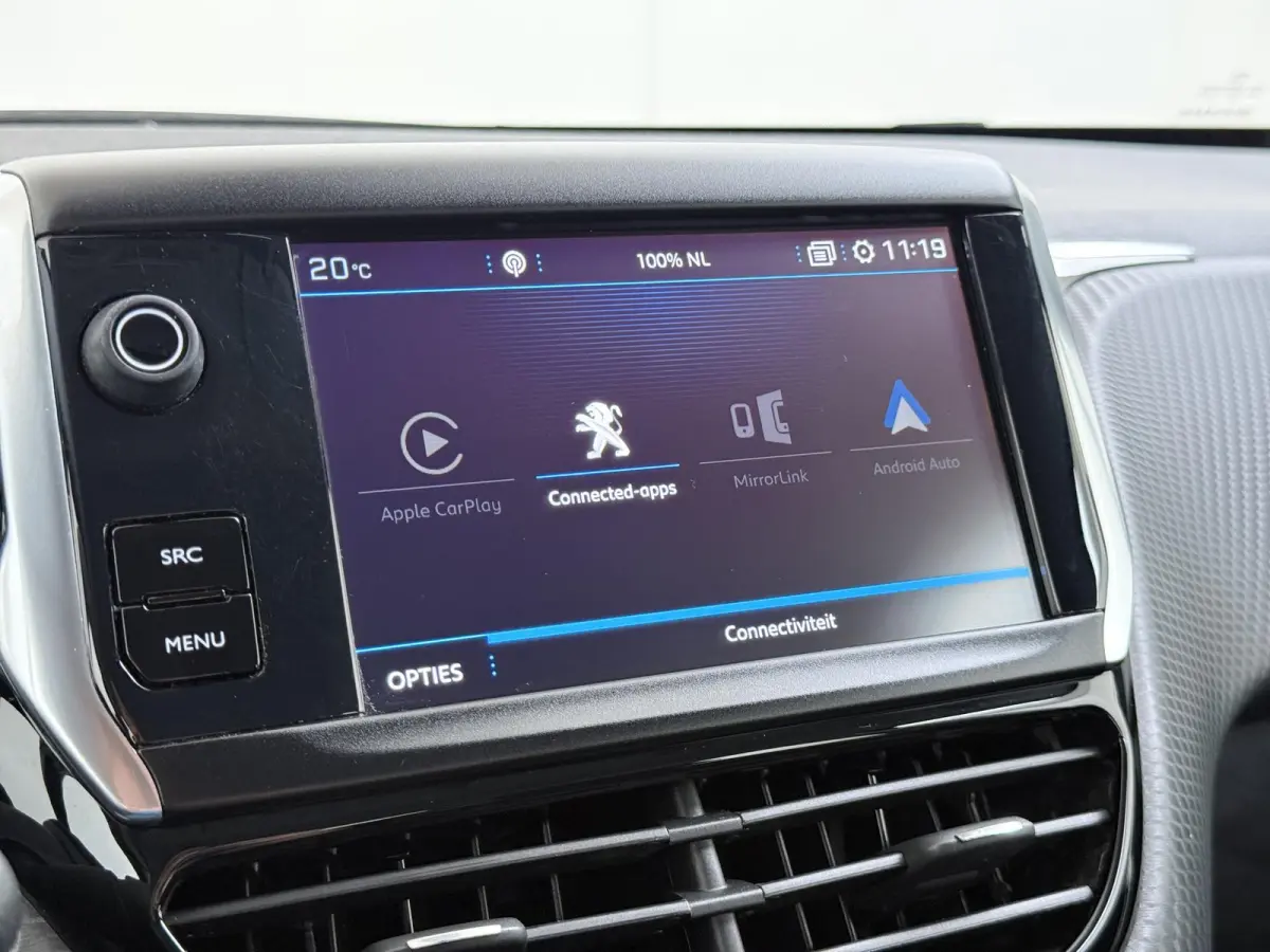 1.2 PureTech Allure | Navigatie | Parkeersensoren achter | Cruise Control | 16'' Lichtmetalen velgen |