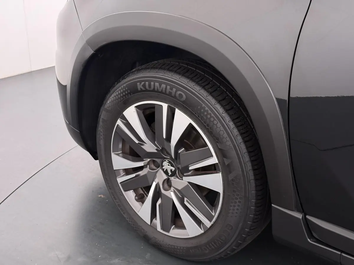 1.2 PureTech Allure | Navigatie | Parkeersensoren achter | Cruise Control | 16'' Lichtmetalen velgen |