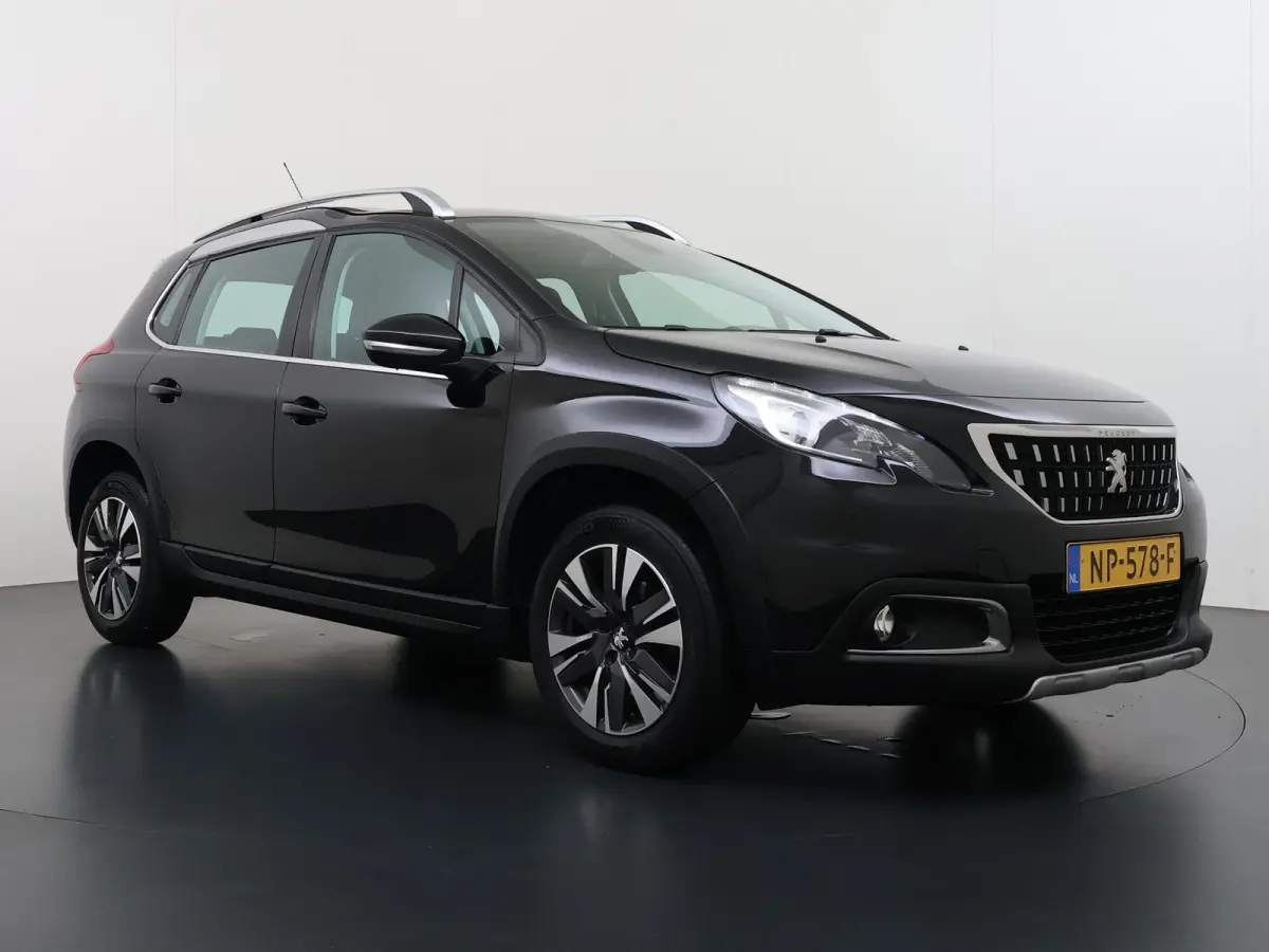 1.2 PureTech Allure | Navigatie | Parkeersensoren achter | Cruise Control | 16'' Lichtmetalen velgen |