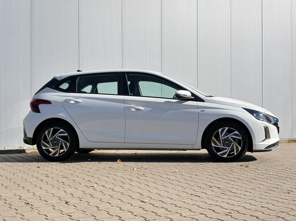 1.0 T-GDI 100pk Comfort | Airco | Camera | Carplay | Cruise control | Dodehoek detectie | Navigatie | Parkeersensoren | Digitaal cockpit | Lichtmetalen velgen