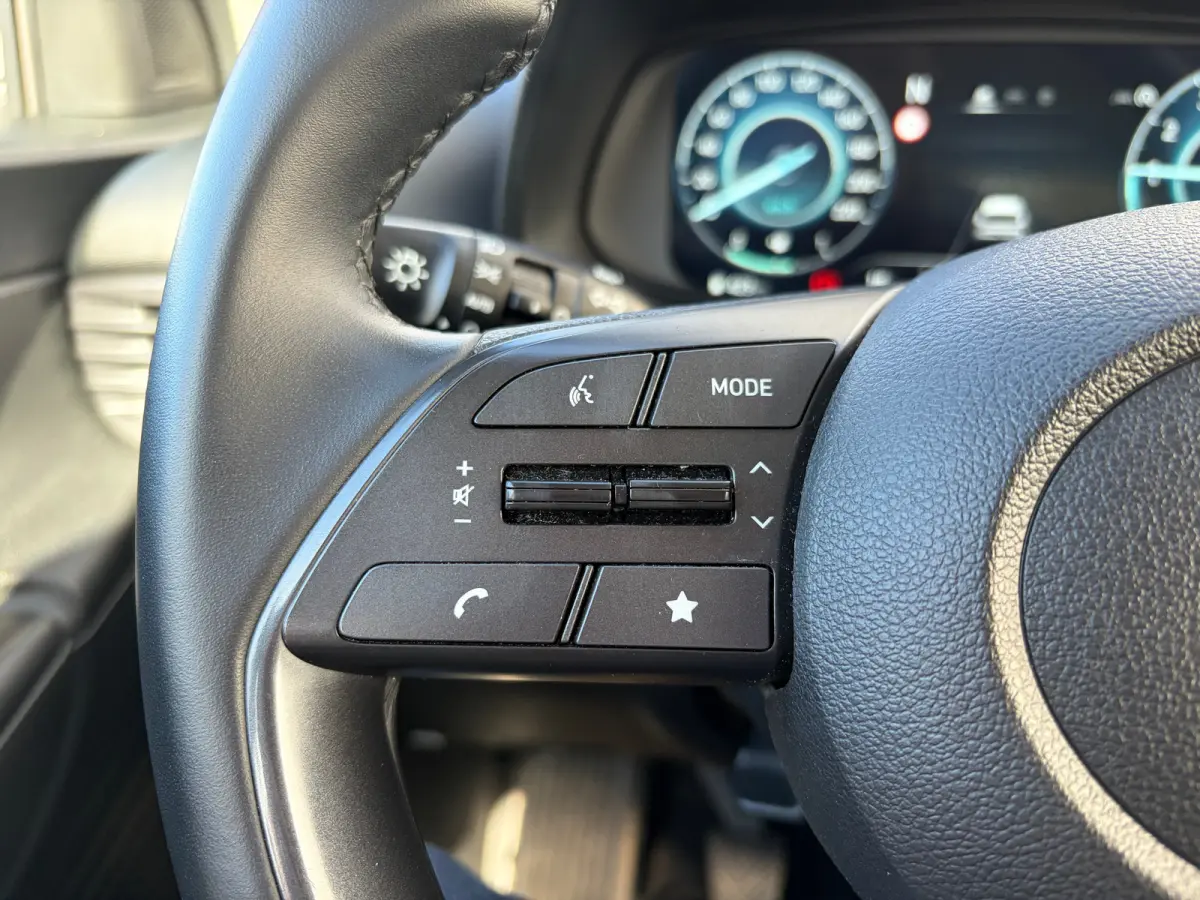 1.0 T-GDI 100pk Comfort | Airco | Camera | Carplay | Cruise control | Dodehoek detectie | Navigatie | Parkeersensoren | Digitaal cockpit | Lichtmetalen velgen