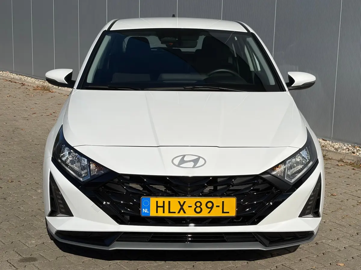 1.0 T-GDI 100pk Comfort | Airco | Camera | Carplay | Cruise control | Dodehoek detectie | Navigatie | Parkeersensoren | Digitaal cockpit | Lichtmetalen velgen