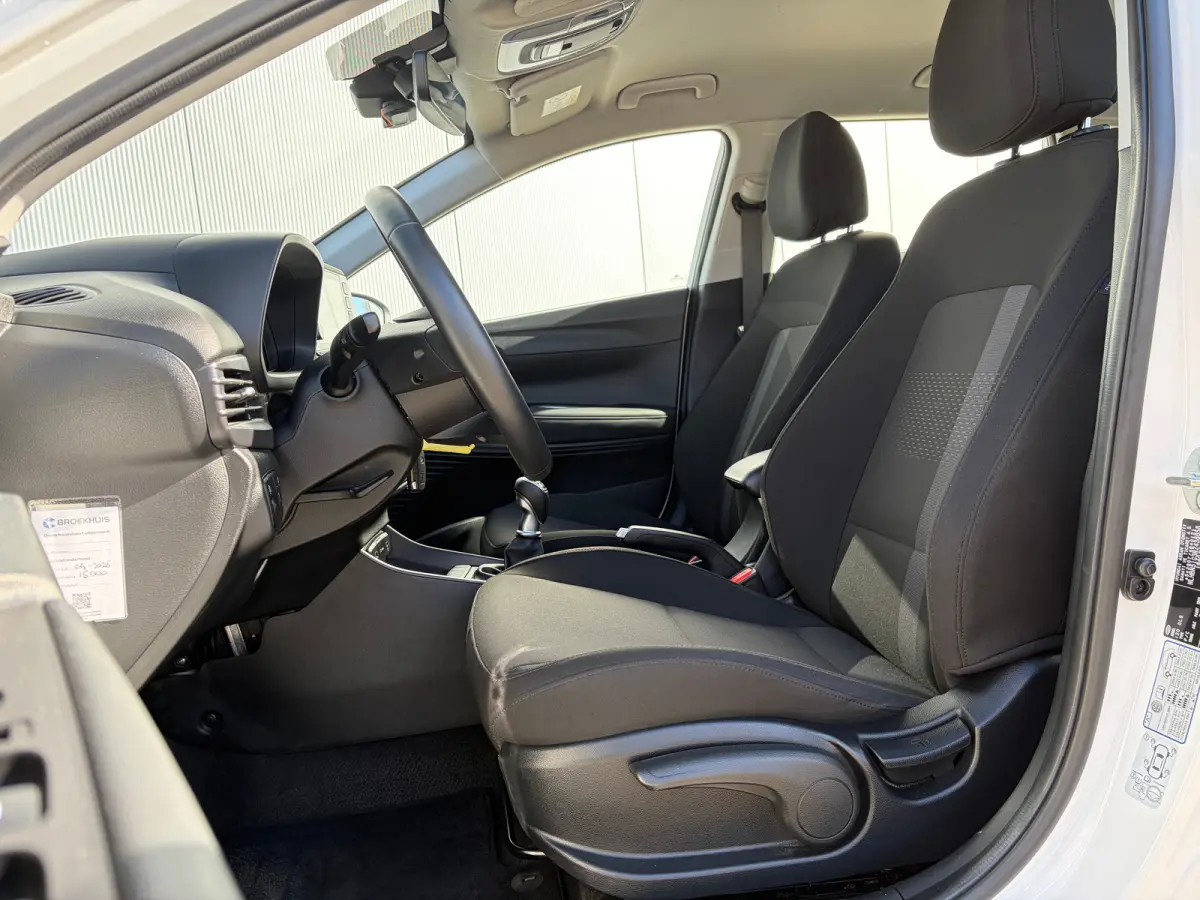1.0 T-GDI 100pk Comfort | Airco | Camera | Carplay | Cruise control | Dodehoek detectie | Navigatie | Parkeersensoren | Digitaal cockpit | Lichtmetalen velgen