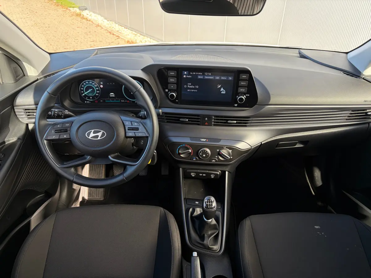 1.0 T-GDI 100pk Comfort | Airco | Camera | Carplay | Cruise control | Dodehoek detectie | Navigatie | Parkeersensoren | Digitaal cockpit | Lichtmetalen velgen