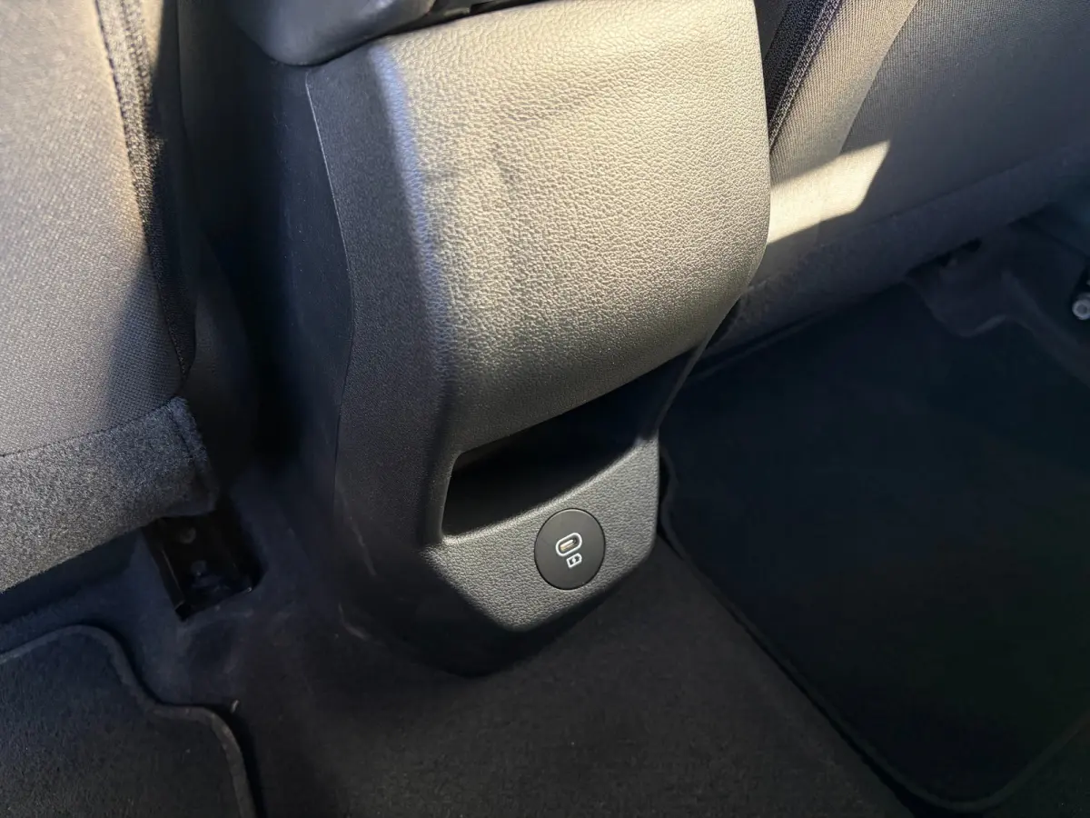 1.0 T-GDI 100pk Comfort | Airco | Camera | Carplay | Cruise control | Dodehoek detectie | Navigatie | Parkeersensoren | Digitaal cockpit | Lichtmetalen velgen