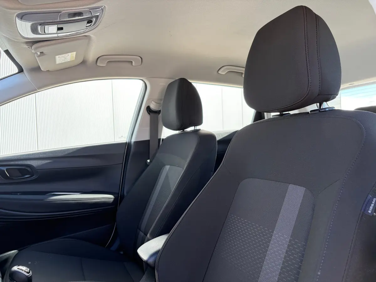 1.0 T-GDI 100pk Comfort | Airco | Camera | Carplay | Cruise control | Dodehoek detectie | Navigatie | Parkeersensoren | Digitaal cockpit | Lichtmetalen velgen