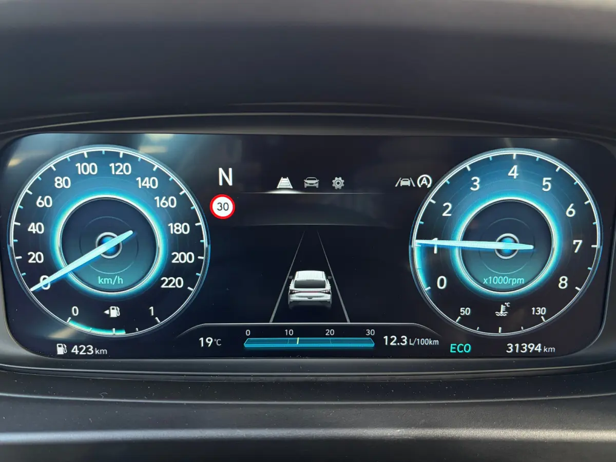 1.0 T-GDI 100pk Comfort | Airco | Camera | Carplay | Cruise control | Dodehoek detectie | Navigatie | Parkeersensoren | Digitaal cockpit | Lichtmetalen velgen
