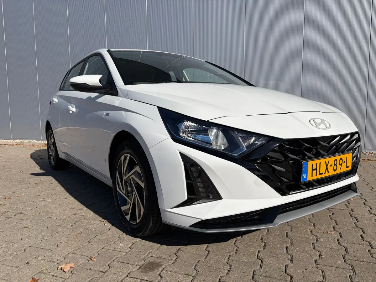1.0 T-GDI 100pk Comfort | Airco | Camera | Carplay | Cruise control | Dodehoek detectie | Navigatie | Parkeersensoren | Digitaal cockpit | Lichtmetalen velgen