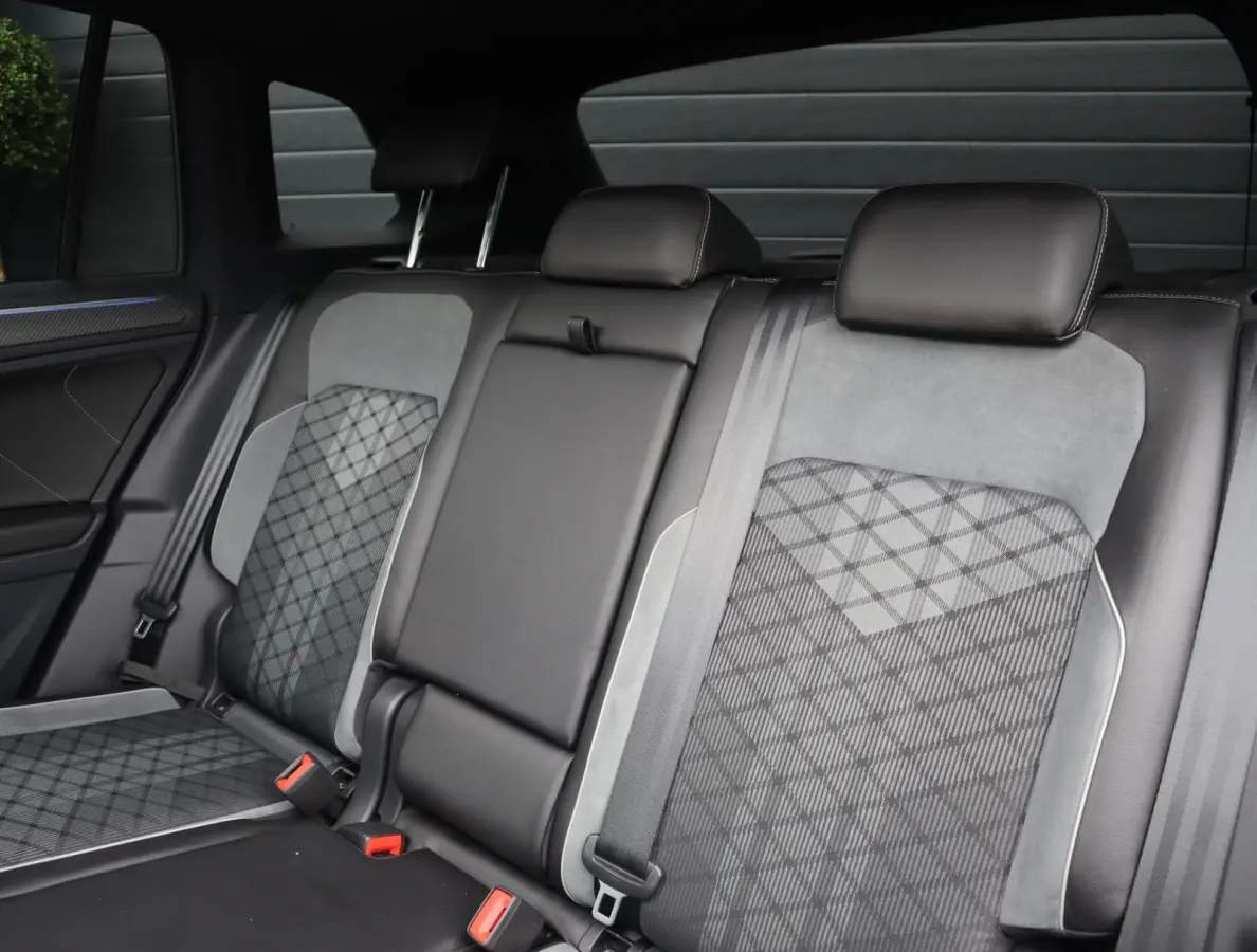 1.4 TSI eHybrid R-Line Business+ | Pano | Camera | Trekhaak