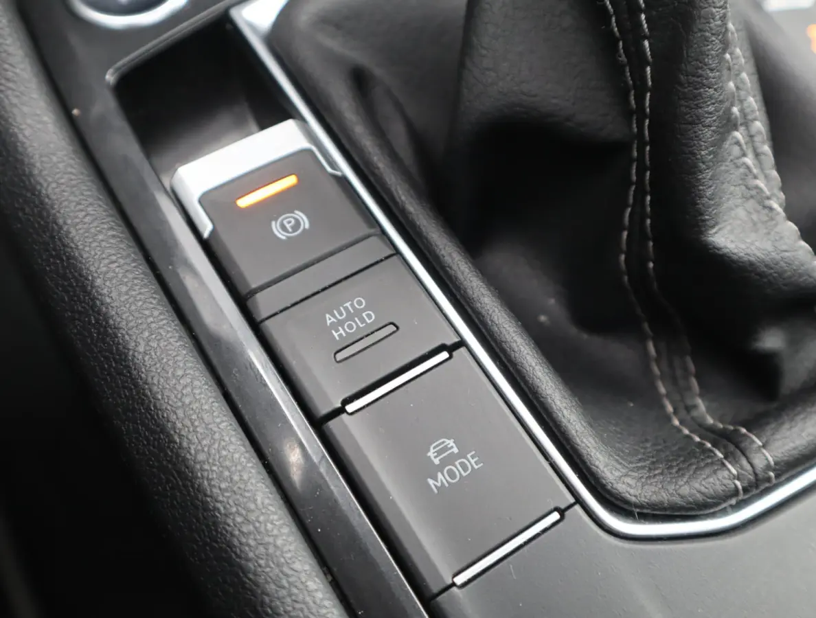 1.4 TSI eHybrid R-Line Business+ | Pano | Camera | Trekhaak