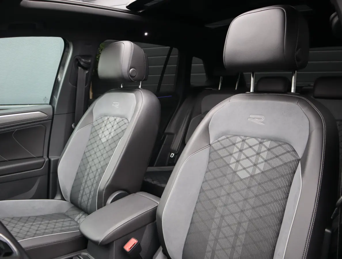 1.4 TSI eHybrid R-Line Business+ | Pano | Camera | Trekhaak