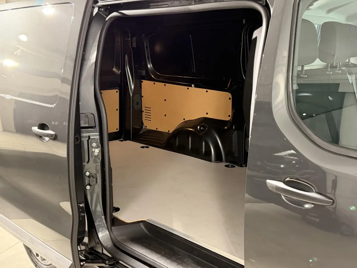 2.0 BlueHDI 145 S&S L3 | BPM VRIJ | DIRECT LEVERBAAR | Automaat | Cruise Control |Lichtmetalen velgen 17Inch | Houten Laadvloer