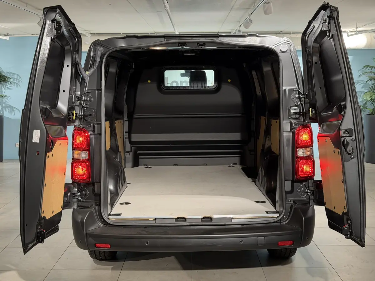 2.0 BlueHDI 145 S&S L3 | BPM VRIJ | DIRECT LEVERBAAR | Automaat | Cruise Control |Lichtmetalen velgen 17Inch | Houten Laadvloer