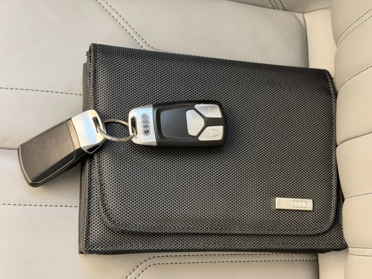 2.0 TFSI S-Line Pano Leder CarPlay Camera B&O HUD Keyless 20''