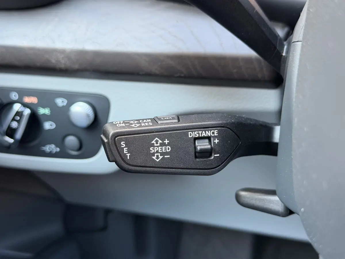 2.0 TFSI S-Line Pano Leder CarPlay Camera B&O HUD Keyless 20''