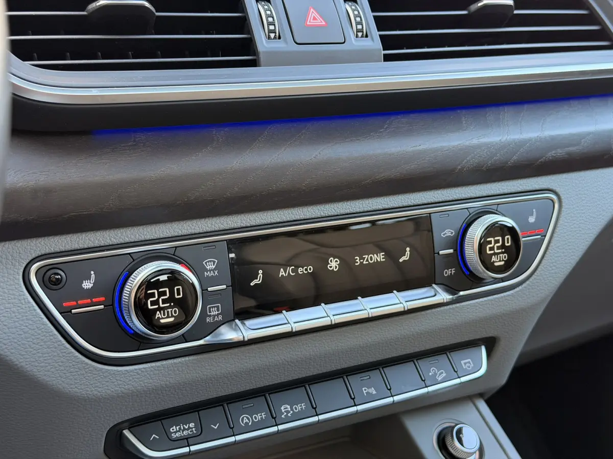 2.0 TFSI S-Line Pano Leder CarPlay Camera B&O HUD Keyless 20''