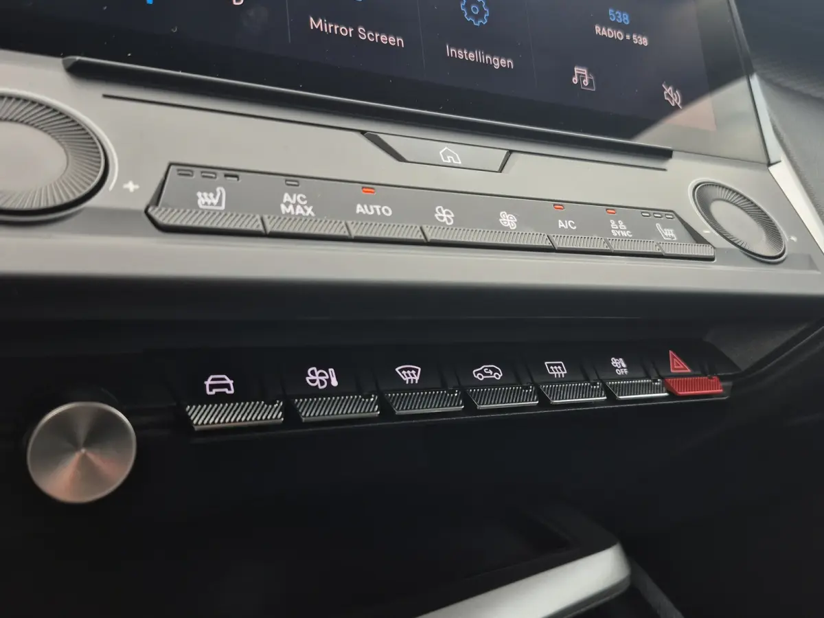 1.2 PureTech Active Pack Business | Stoelverwarming | Trekhaak | Distributie vervangen | LED | Carplay/android auto |