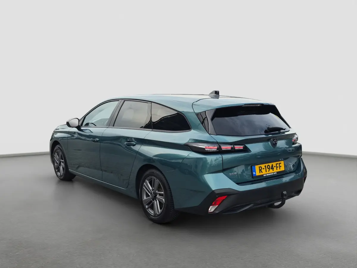 1.2 PureTech Active Pack Business | Stoelverwarming | Trekhaak | Distributie vervangen | LED | Carplay/android auto |