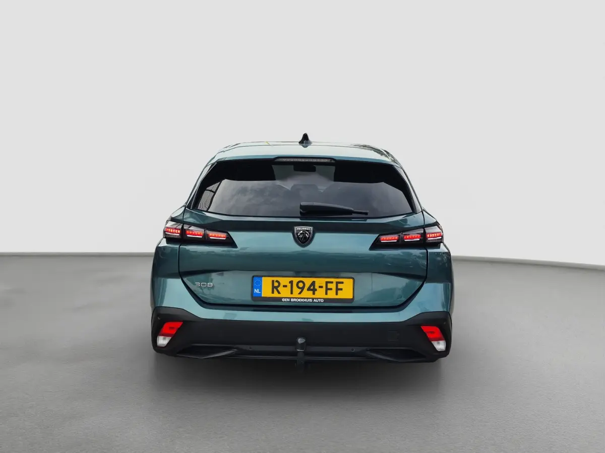 1.2 PureTech Active Pack Business | Stoelverwarming | Trekhaak | Distributie vervangen | LED | Carplay/android auto |