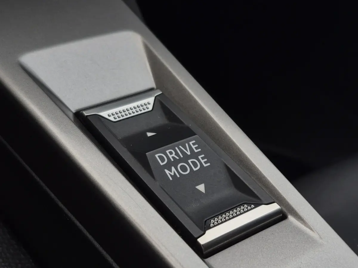 1.2 PureTech Active Pack Business | Stoelverwarming | Trekhaak | Distributie vervangen | LED | Carplay/android auto |