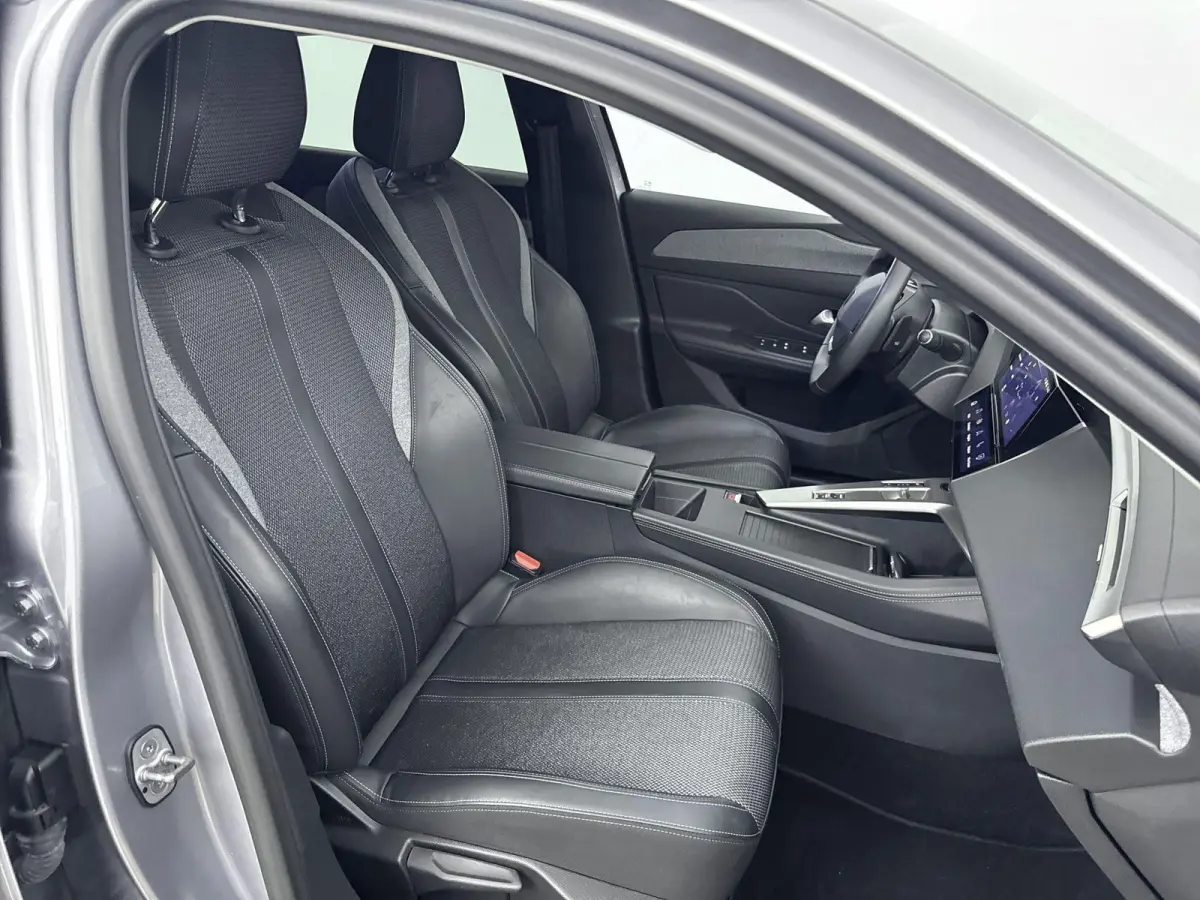 Plug-in Hybrid 180pk Allure | Navigatie | Camera | CarPlay | Dodehoekbewaking | Adaptieve Cruise Control