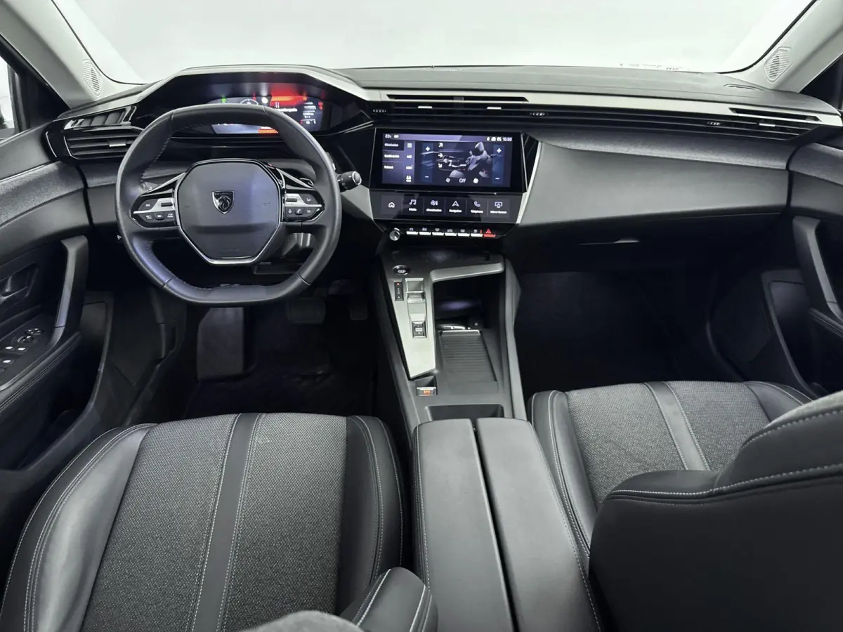 Plug-in Hybrid 180pk Allure | Navigatie | Camera | CarPlay | Dodehoekbewaking | Adaptieve Cruise Control