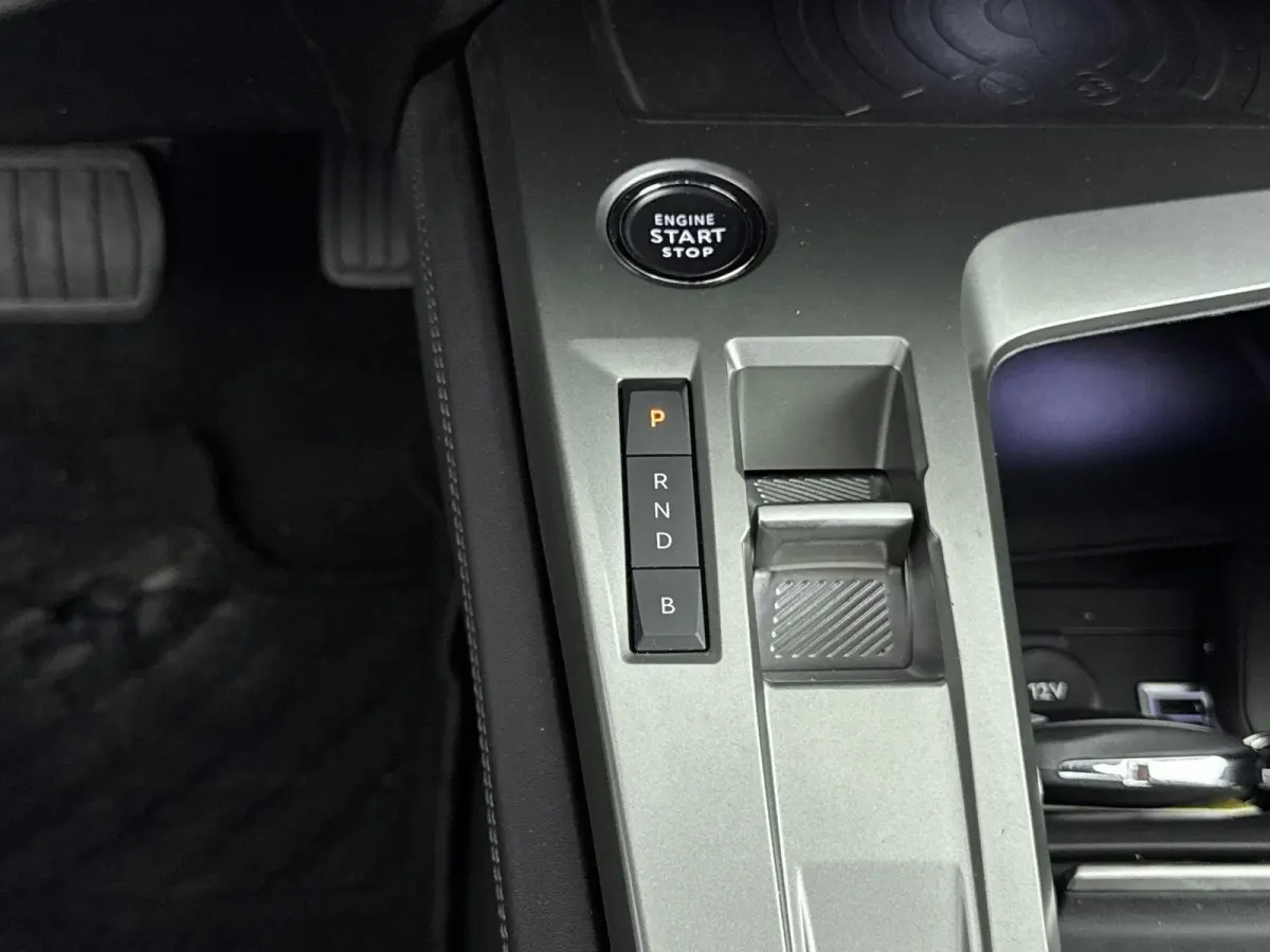 Plug-in Hybrid 180pk Allure | Navigatie | Camera | CarPlay | Dodehoekbewaking | Adaptieve Cruise Control