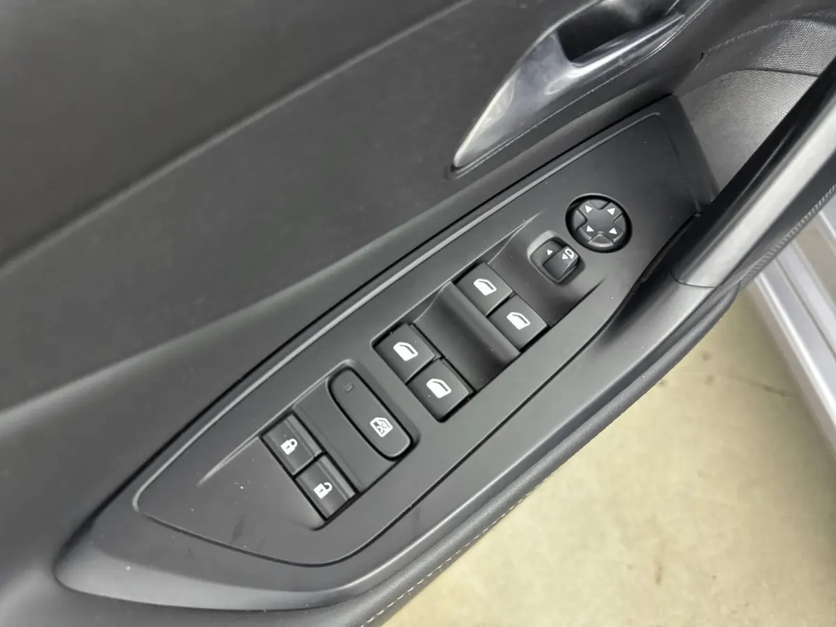Plug-in Hybrid 180pk Allure | Navigatie | Camera | CarPlay | Dodehoekbewaking | Adaptieve Cruise Control