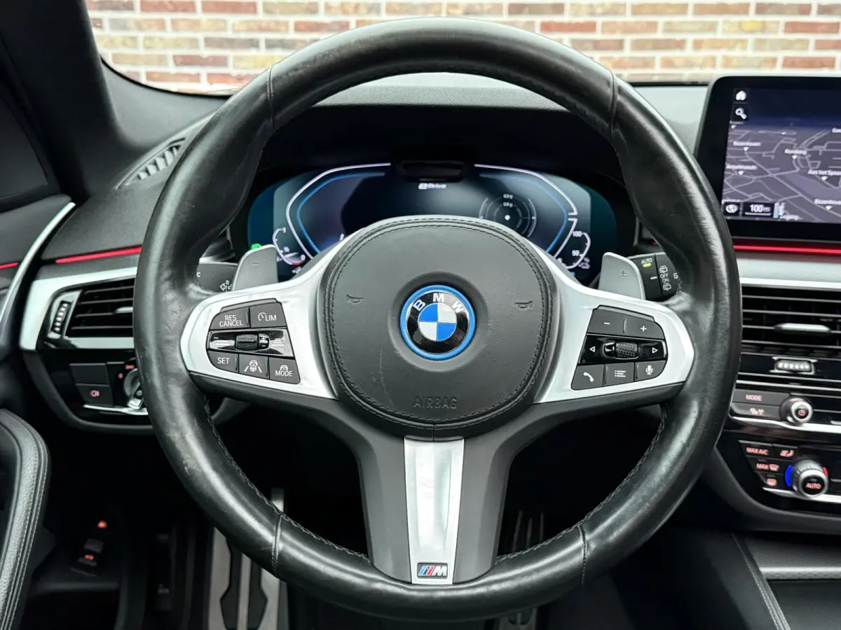 530e High Executive Onderhoud tot 2-2029 of 143.000km incl.