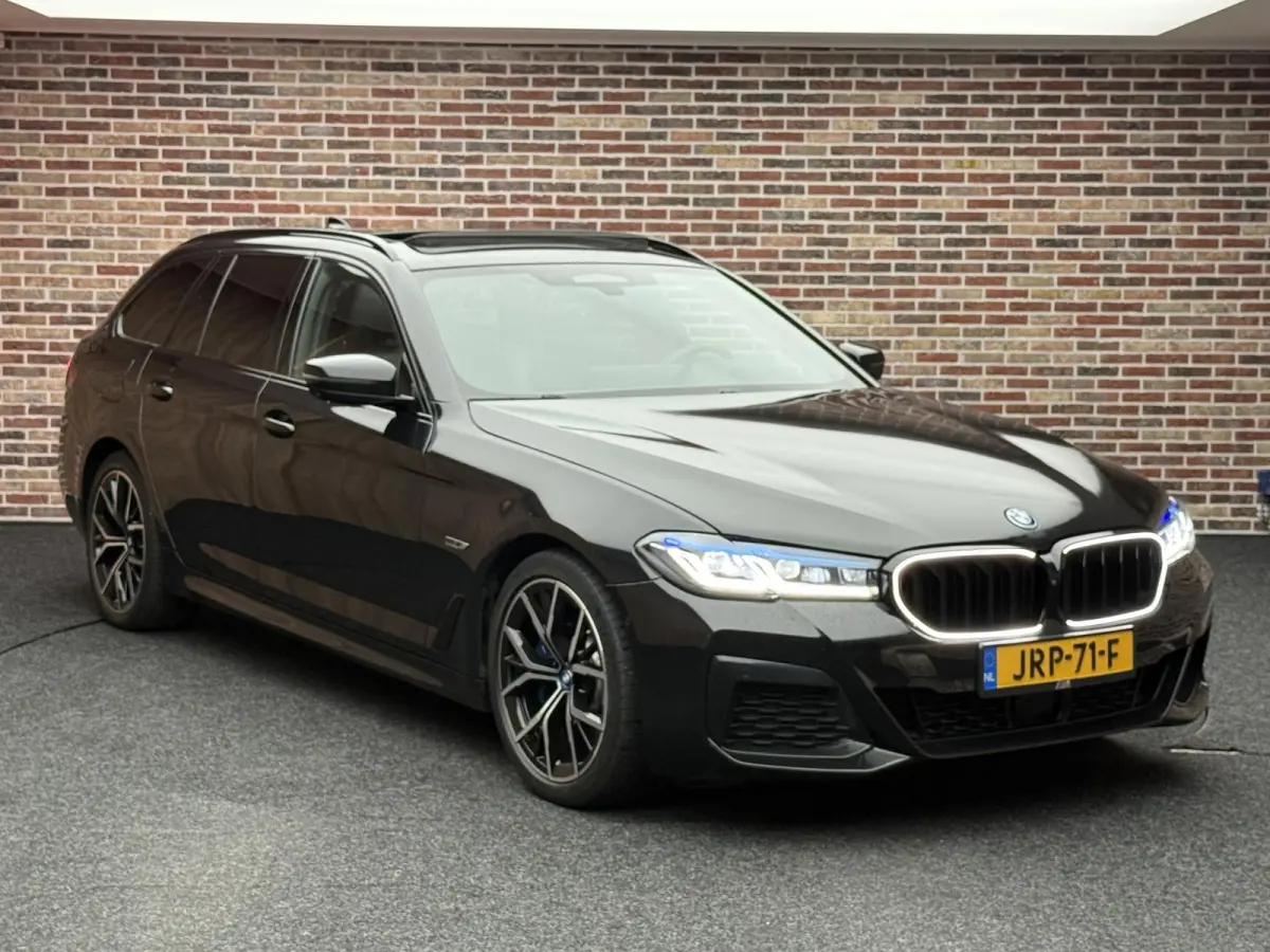 530e High Executive Onderhoud tot 2-2029 of 143.000km incl.