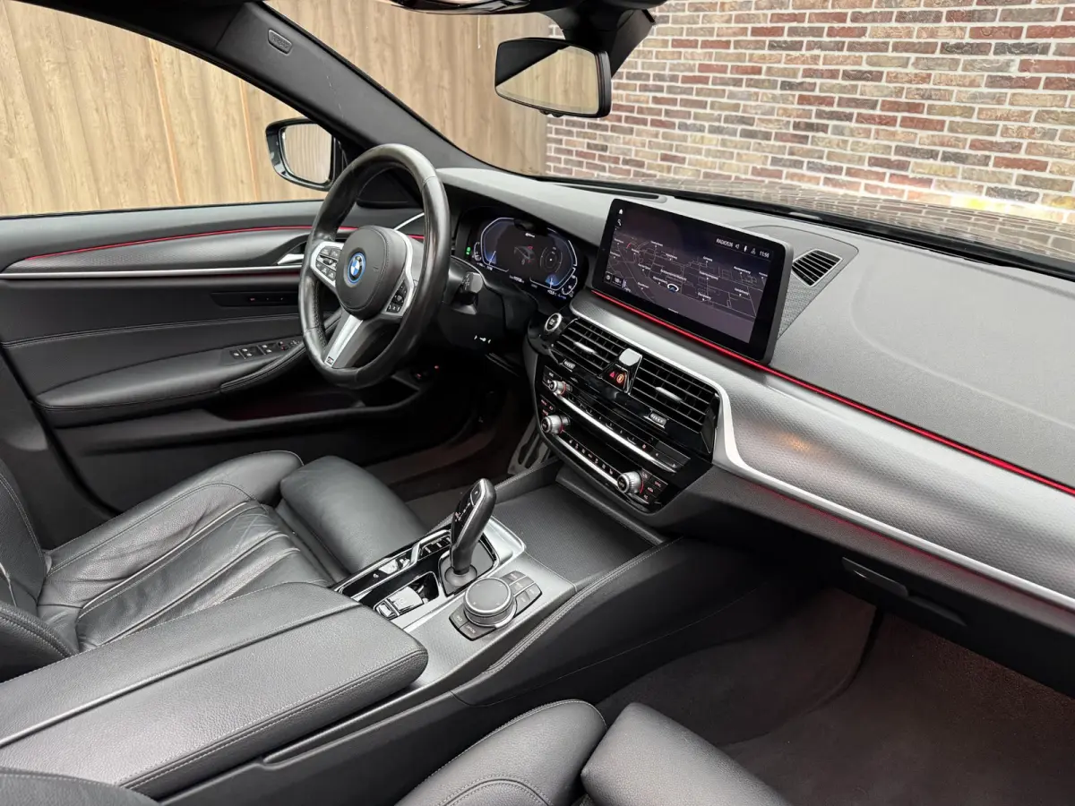 530e High Executive Onderhoud tot 2-2029 of 143.000km incl.