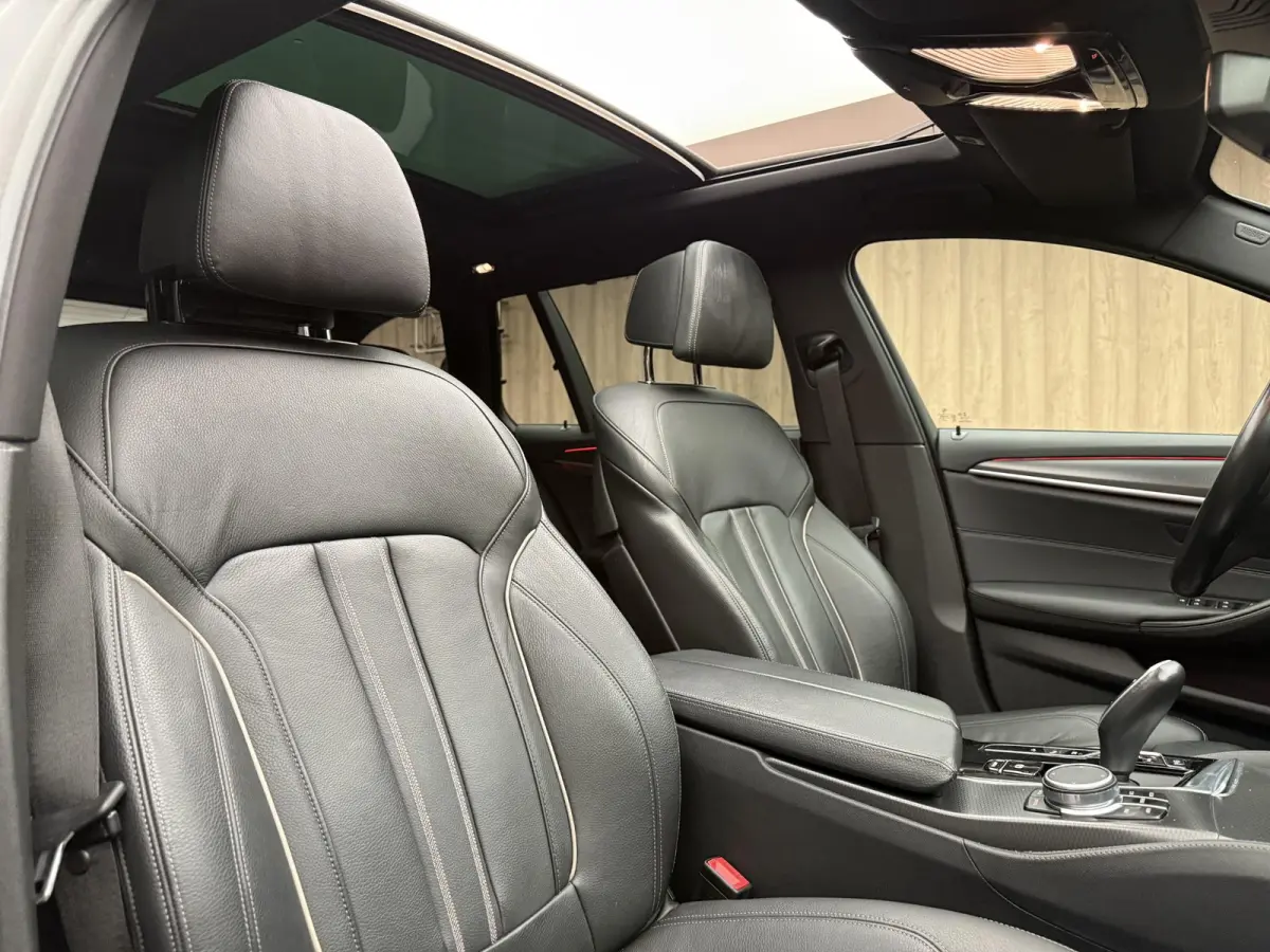 530e High Executive Onderhoud tot 2-2029 of 143.000km incl.
