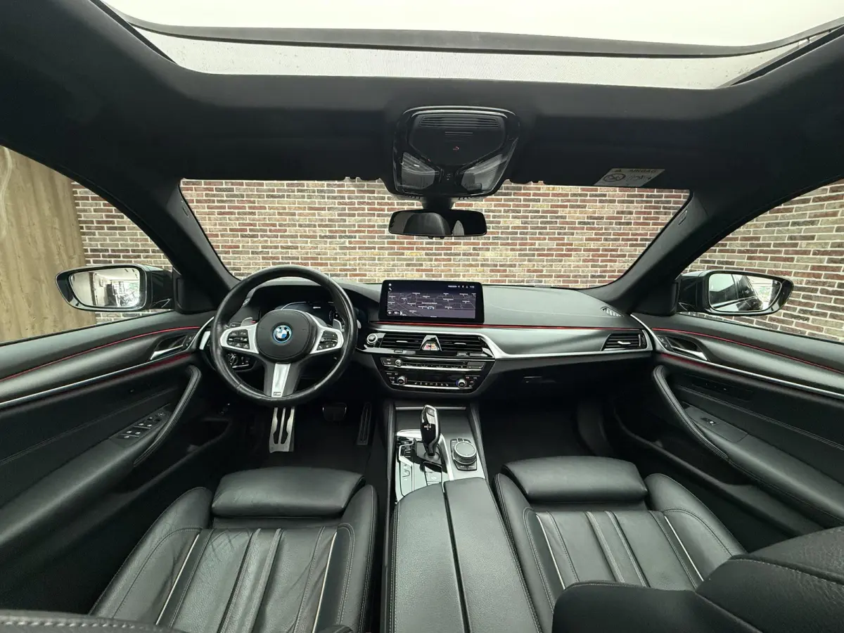 530e High Executive Onderhoud tot 2-2029 of 143.000km incl.